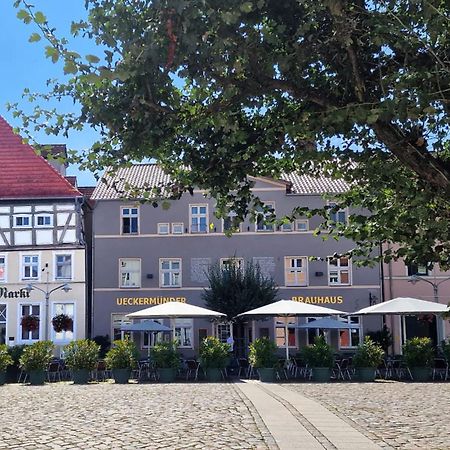 Hotel Am Markt & Brauhaus Stadtkrug Ueckermunde Ngoại thất bức ảnh