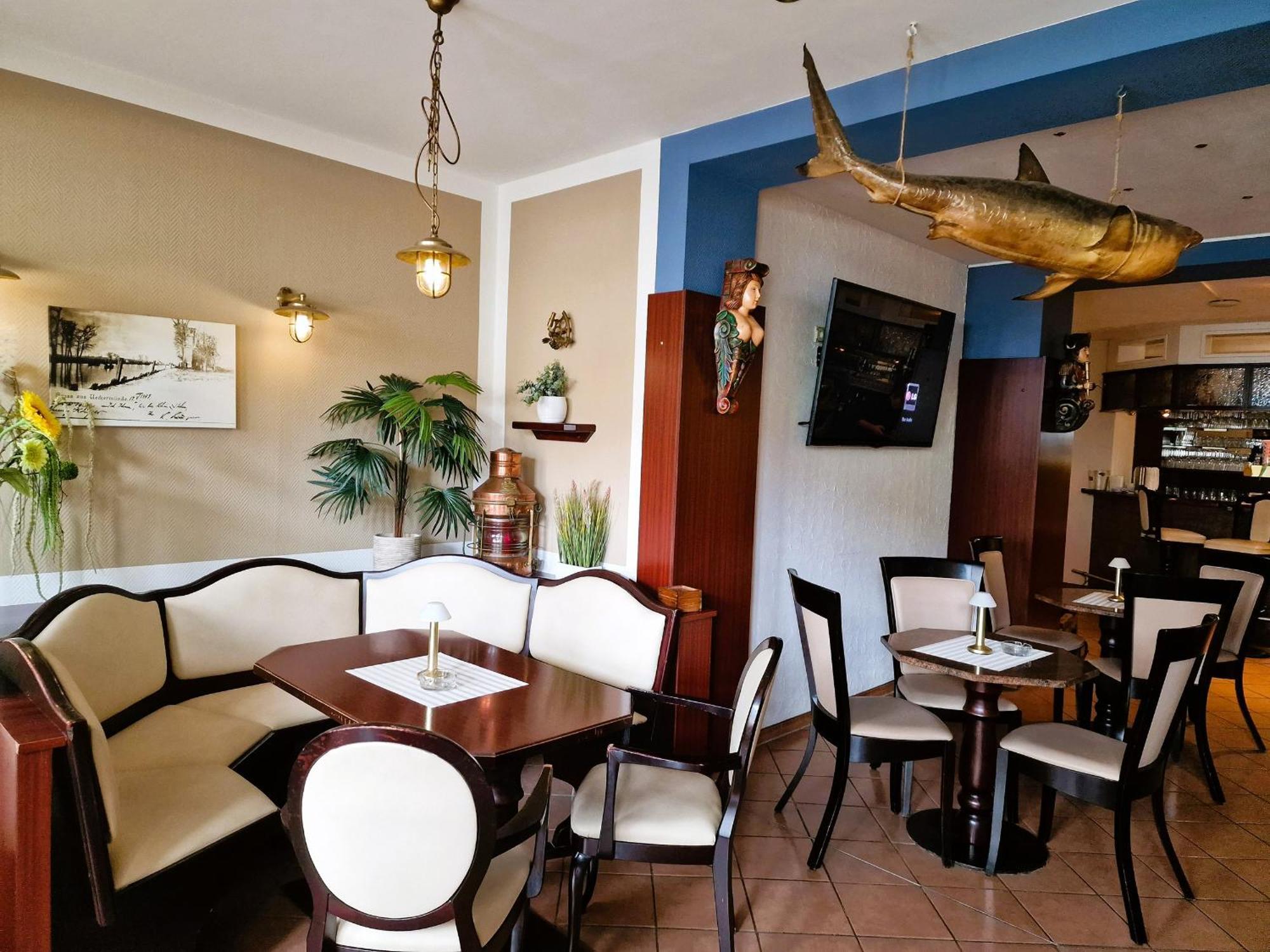 Hotel Am Markt & Brauhaus Stadtkrug Ueckermunde Ngoại thất bức ảnh