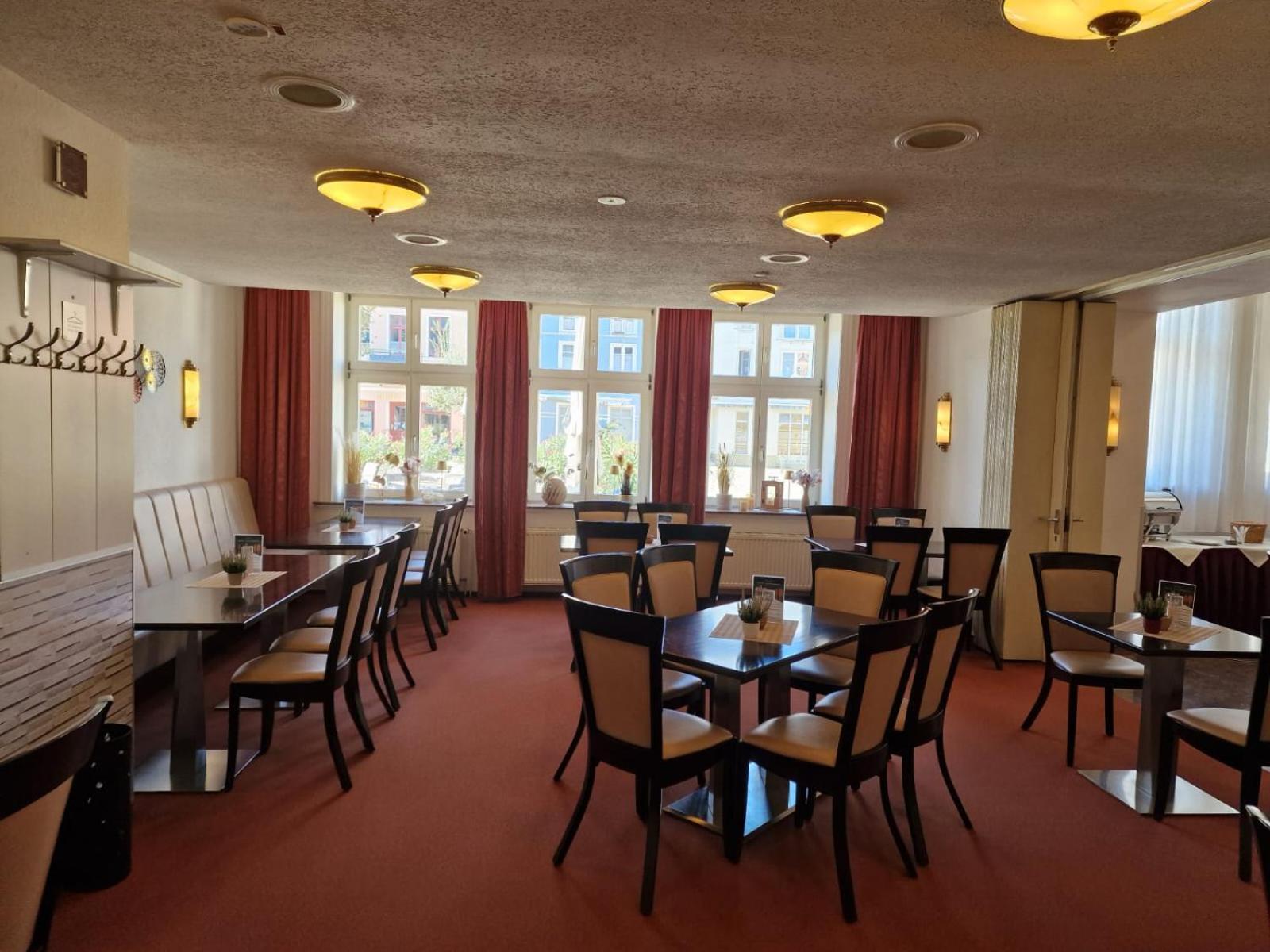Hotel Am Markt & Brauhaus Stadtkrug Ueckermunde Ngoại thất bức ảnh