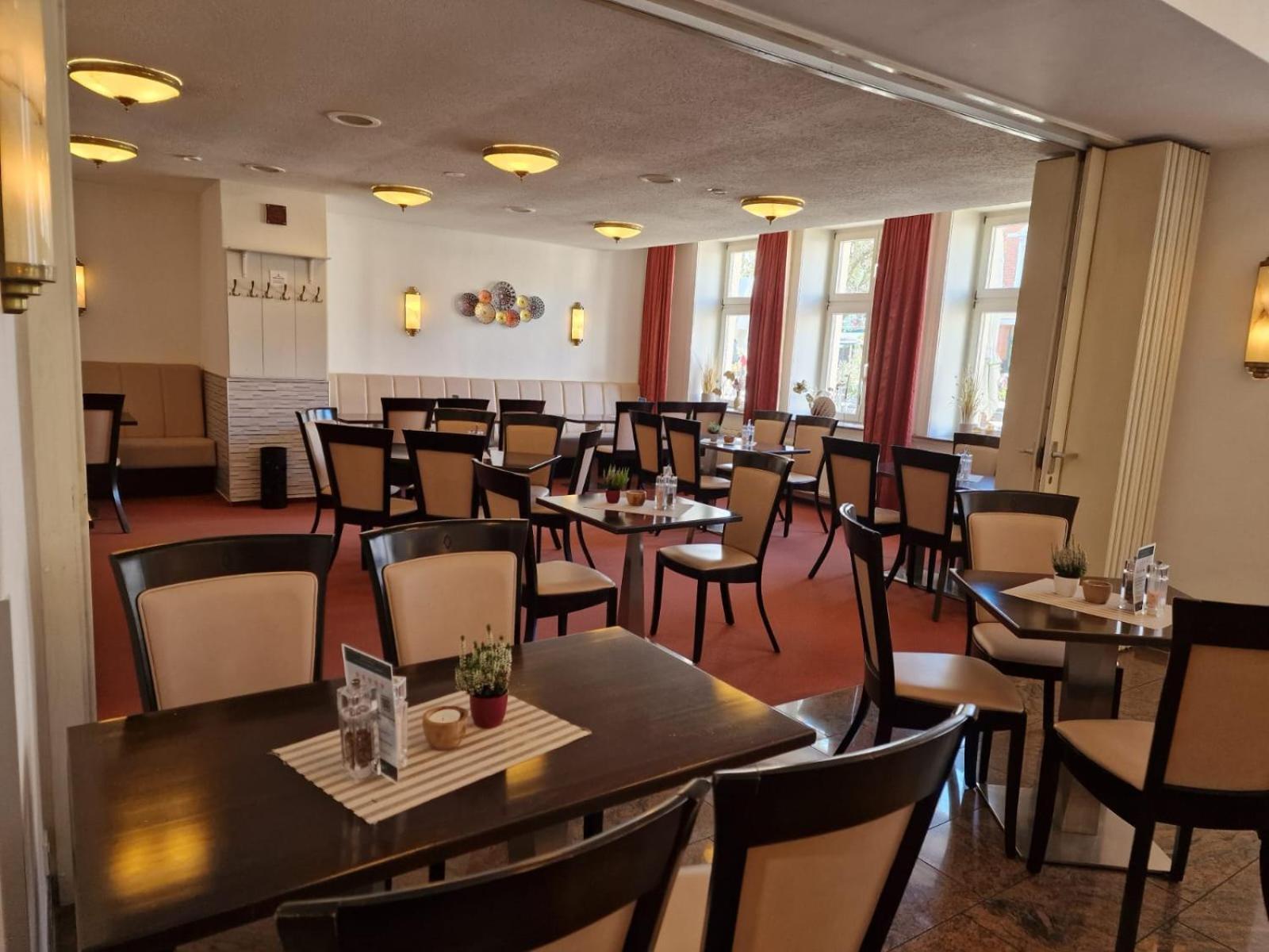 Hotel Am Markt & Brauhaus Stadtkrug Ueckermunde Ngoại thất bức ảnh