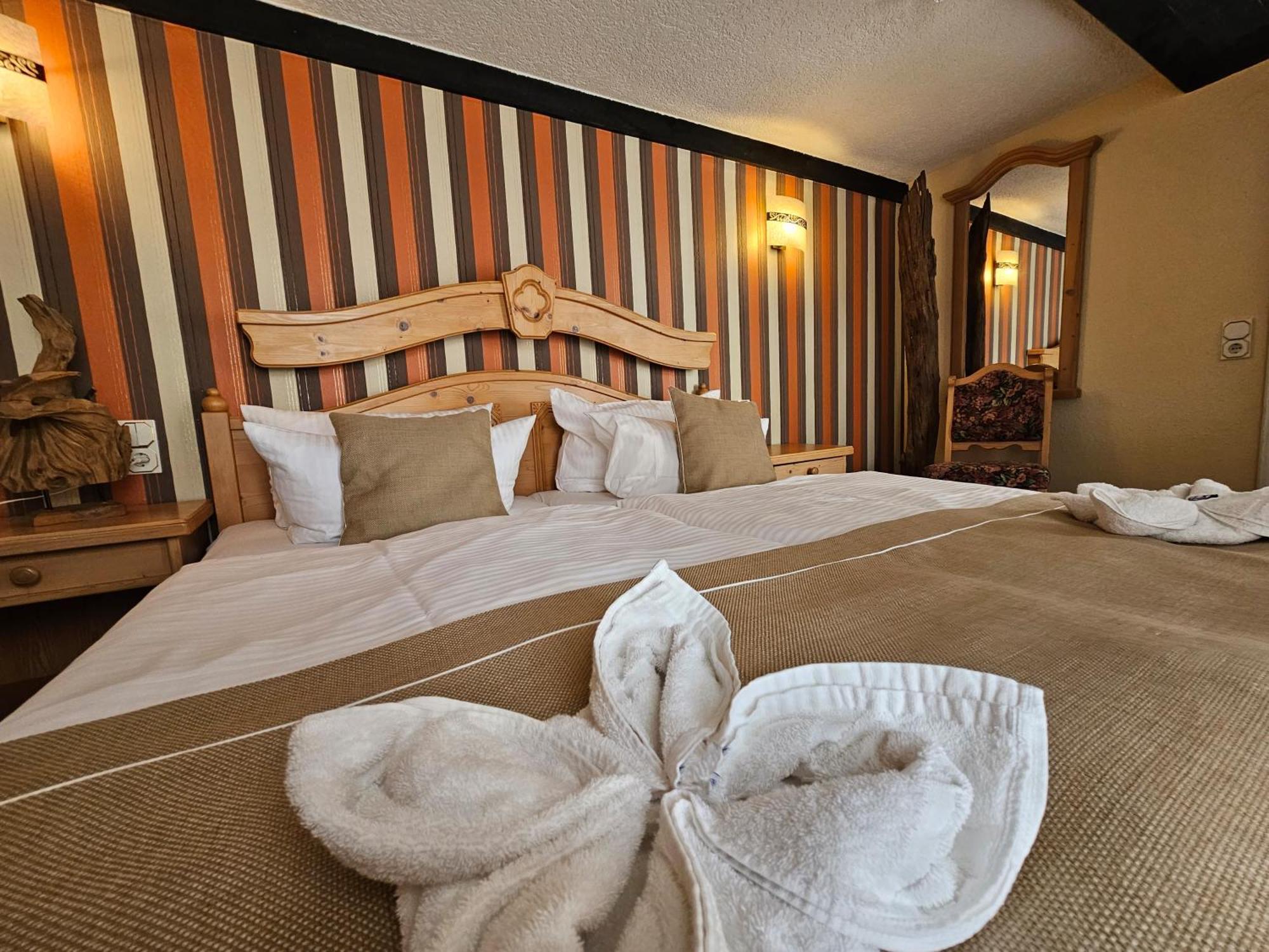 Hotel Am Markt & Brauhaus Stadtkrug Ueckermunde Ngoại thất bức ảnh