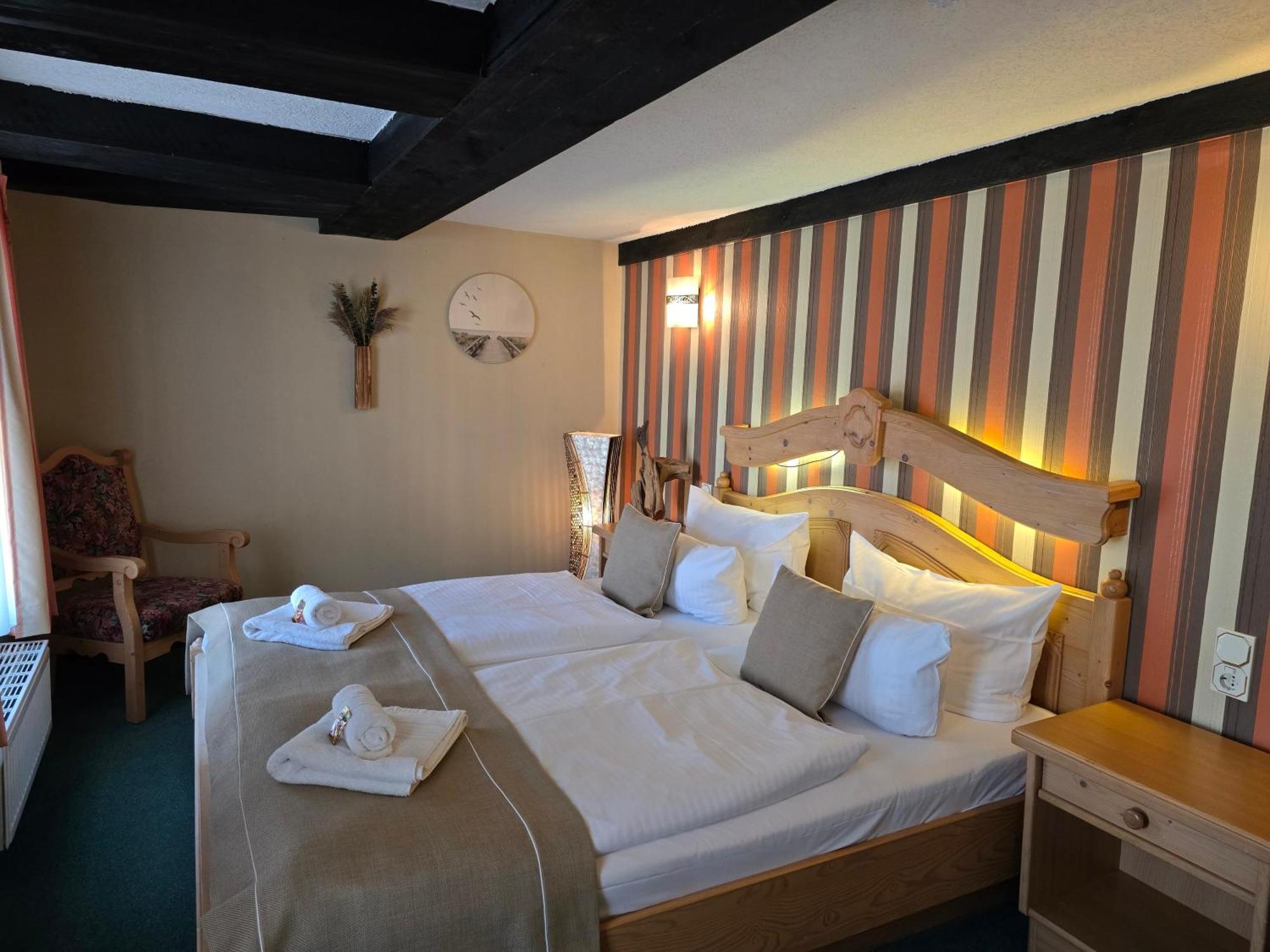 Hotel Am Markt & Brauhaus Stadtkrug Ueckermunde Ngoại thất bức ảnh