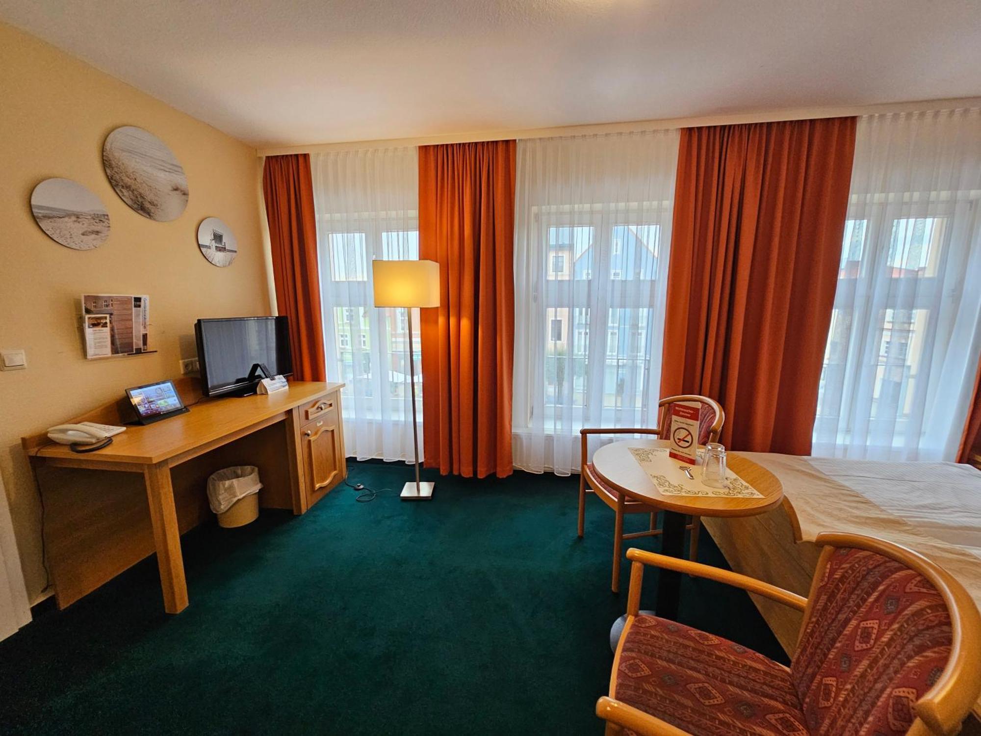 Hotel Am Markt & Brauhaus Stadtkrug Ueckermunde Ngoại thất bức ảnh